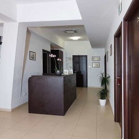 קליארי Hotel Poetto מראה חיצוני תמונה